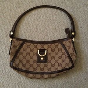 Small Vintage Gucci shoulder bag *AUTHENTIC*